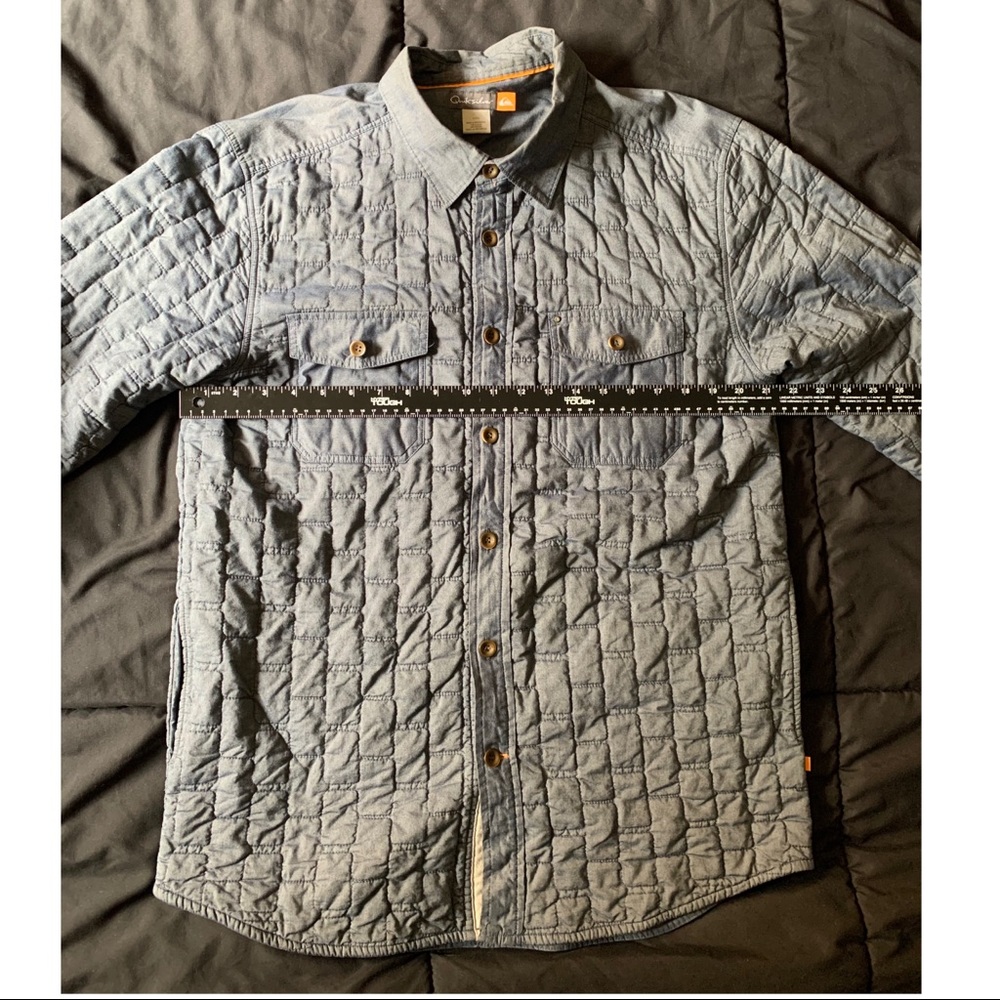 Quilted light weight shirt jacket by Quicksilver